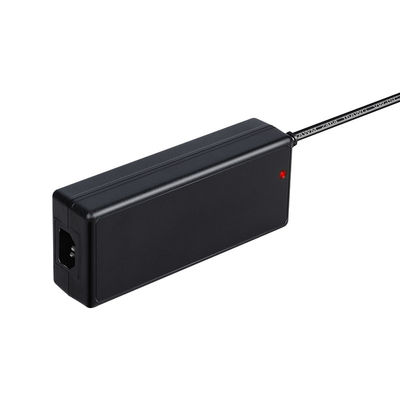 Buen precio Cargador de batería de litio de 12V 24V 48V 2.5A con material ignífugo de PC y protección contra cortocircuitos para scooters y bicicletas eléctricas en línea