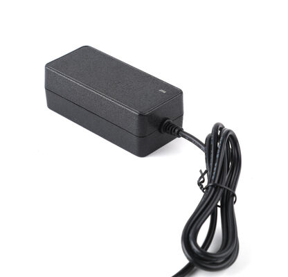 Bom preço 12V 2.5A 30W fonte de alimentação para escritório com material 100% PC e tomadas AC universais on-line